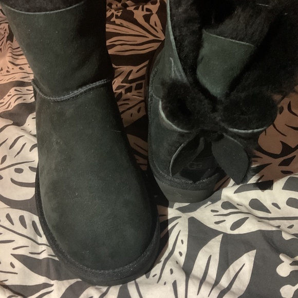 UGG Women's Black Boots with Suede Exterior - Picture 3 of 10